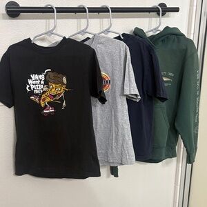 Boys Bundle 4 shirts & sweatshirt